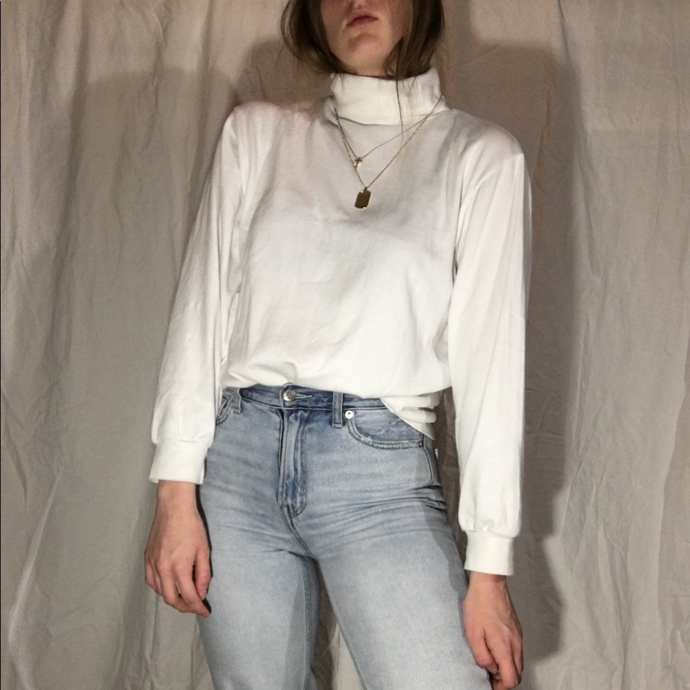 WHITE TURTLENECK Y2K / 90s